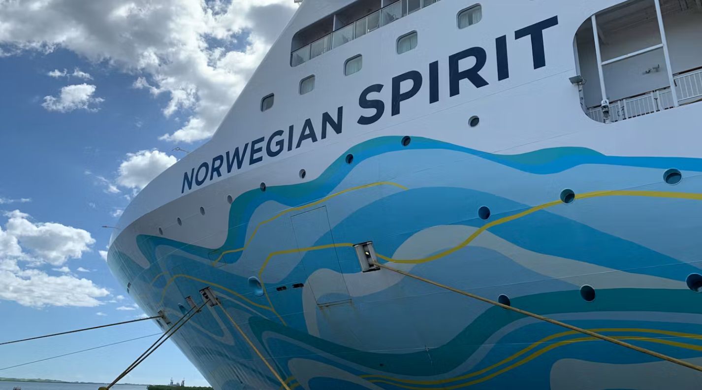 Rosie Fiji Cruises Continues Turnaround Services for Norwegian Spirit 10